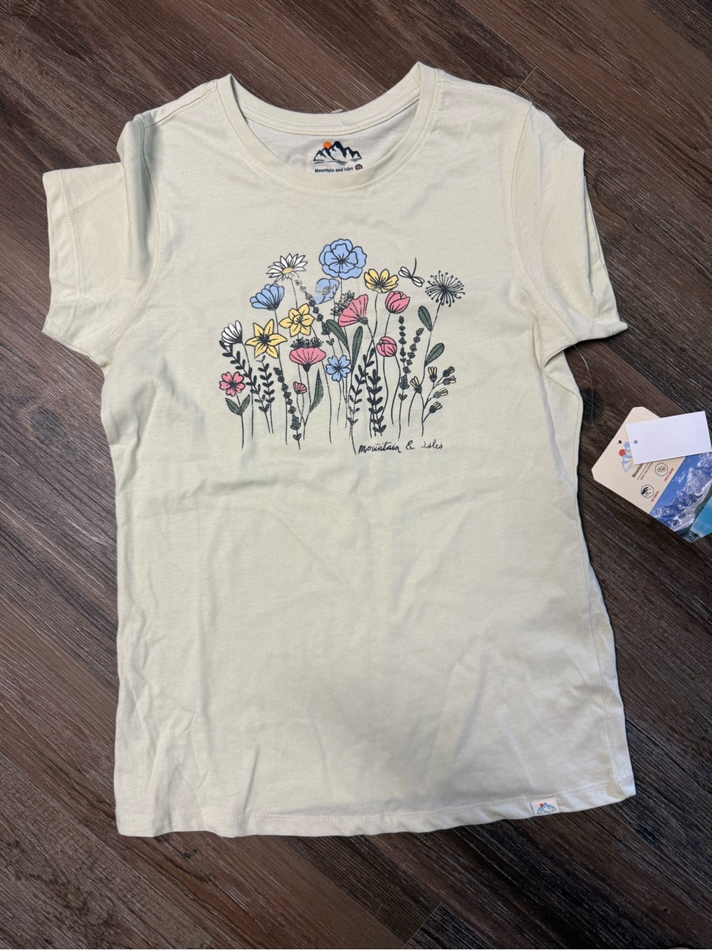 Mountain and Isles Light Cream Graphic Tee